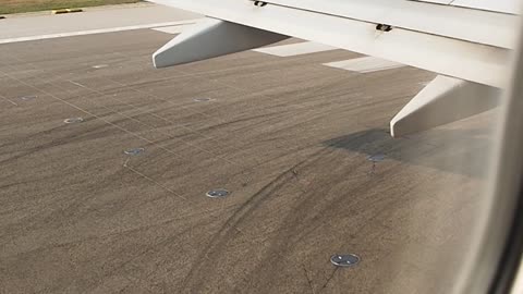 Au moment où l'avion décolle