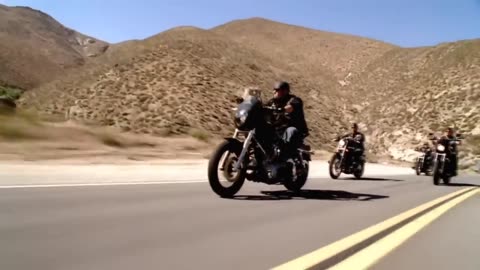 Sons of Anarchy pilot episode bike riding sequence