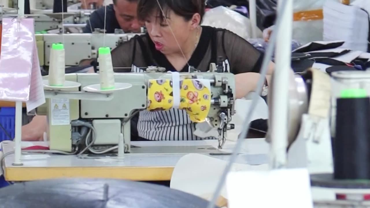 sewing the bags #sewing #bags #bagfactory #producing #factory #fyp #foryou #OEM #backpack