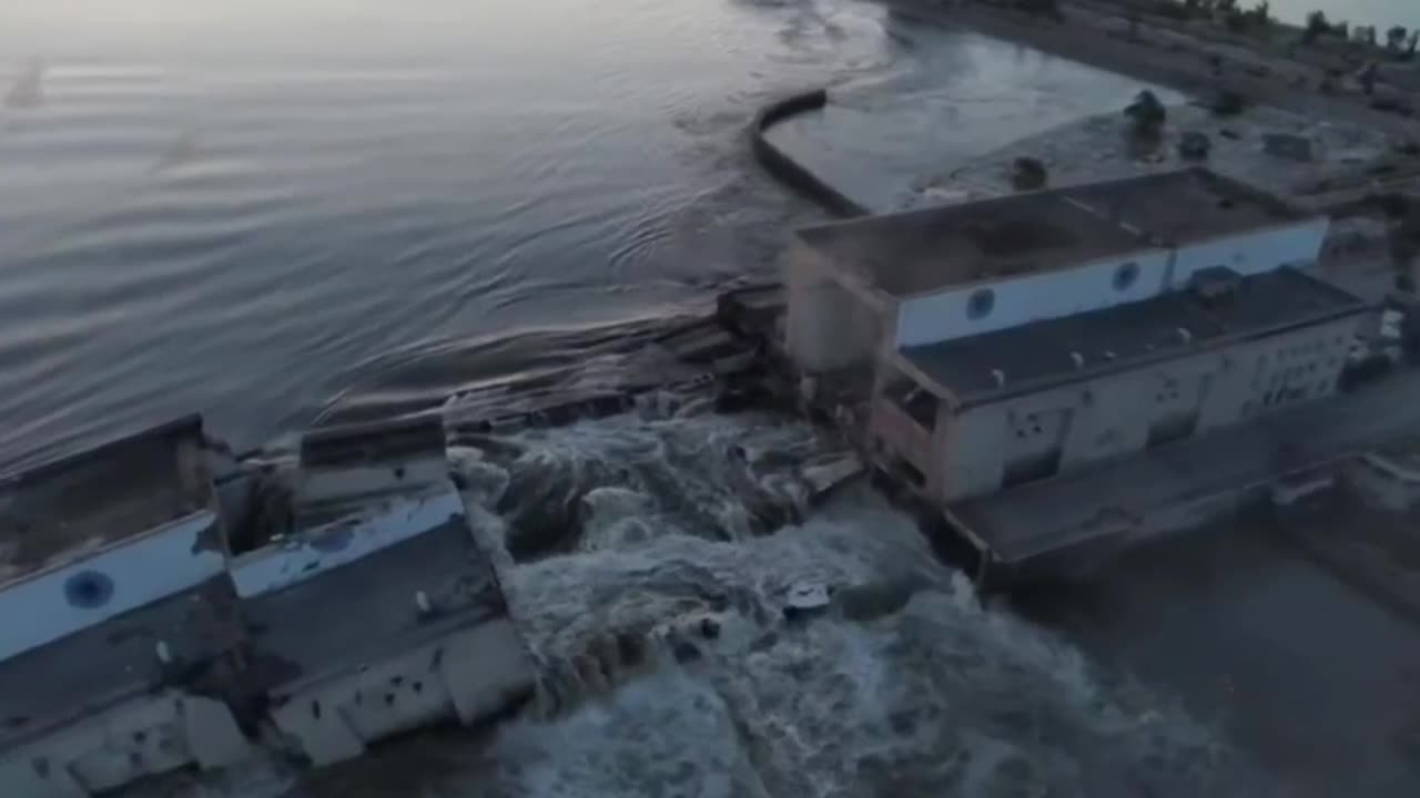 Kakhovka dam : Russia blew up the Kakhovka dam in southern Ukraine to the Dnieper River