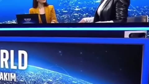 How to destroy and humiliate a mainstream media goon...