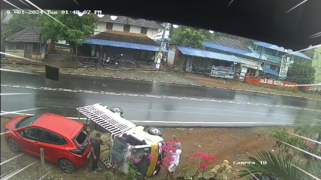 Shocking Pikup to Car Crash Captured Cctv Live