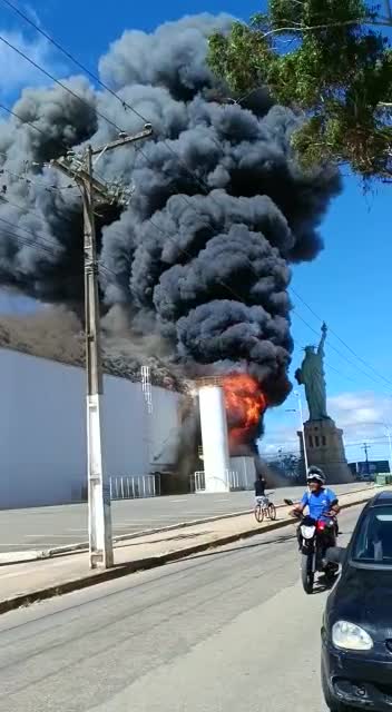 INCÊNDIO HAVAN 28-12-2022 (6)