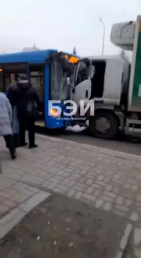 “Guys, I barely escaped the blow! I dodged it professionally!”