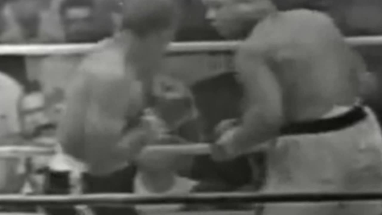 Sonny Liston vs Wayne Bethea (Made it look easy)