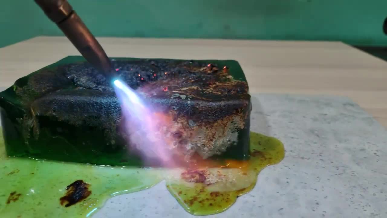 EXPERIMENT Glowing 1000 degree METAL BALL vs JELLY