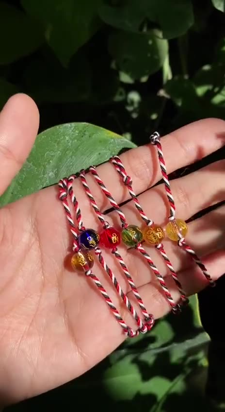 Balinese Tridatu Crystal Bracelet: Embrace Luck with Tibetan Mantra Energy