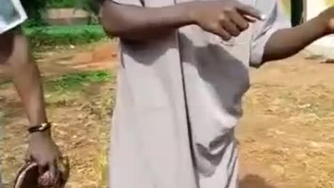 Too much wisdom 🙌😹,try listening to this Black guy😱😲