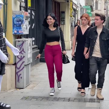 She didn’t expect that 😂💃😂