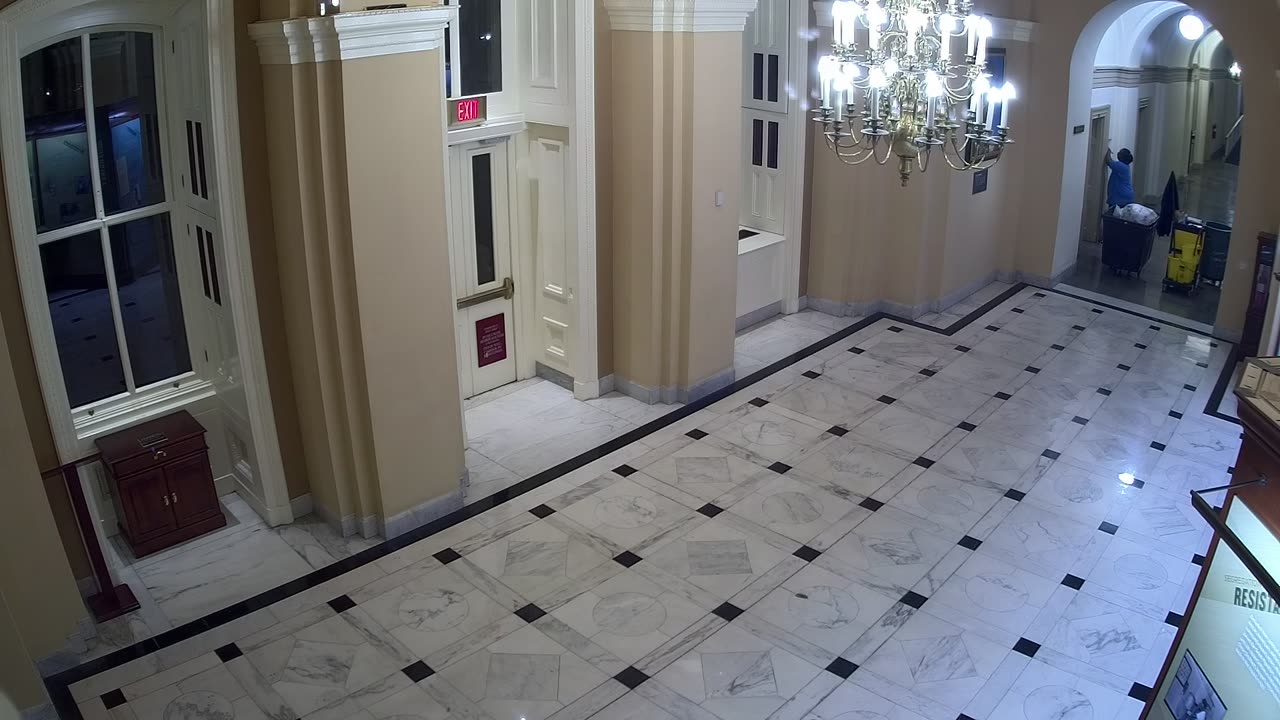 0153USCH01HouseWingDoor_2021-01-05_01h00min01s317ms.mp4