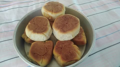 Baked buns without an oven