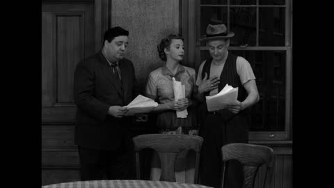 The Honeymooners: The Loudspeaker - Episode 31 of 39