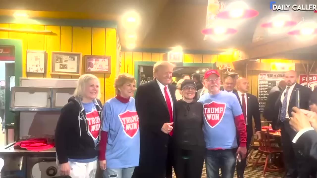 Trump’s motorcade stopping at a local BBQ joint called Machine Shed in Davenport, Iowa