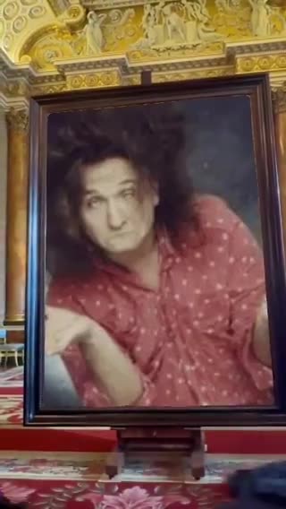 🇬🇧 Artist Jonathan Yeo has presented the new official portrait of King Charles III