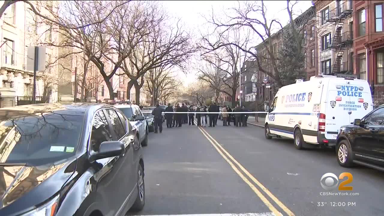 NYPD officer shot in foot during struggle with suspect