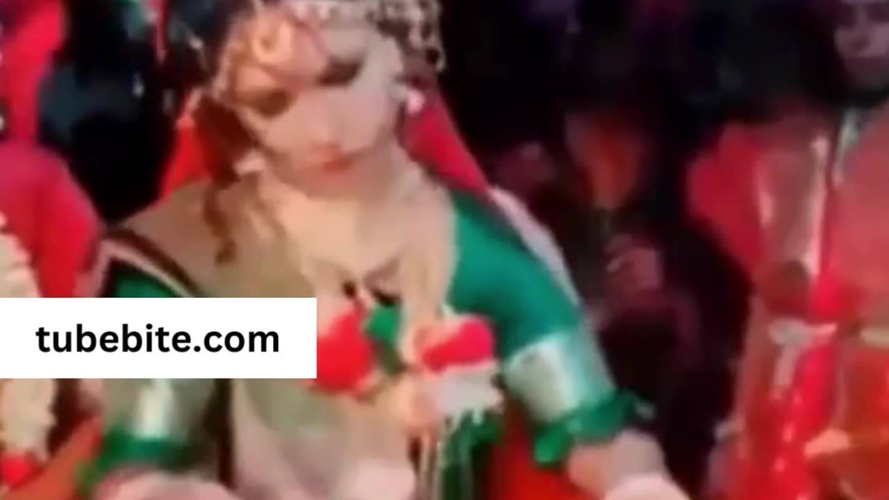 Bride dancing in marriage trend funny #youtubeshorts #funnyshorts #shorts #tubebite #funnyvideos