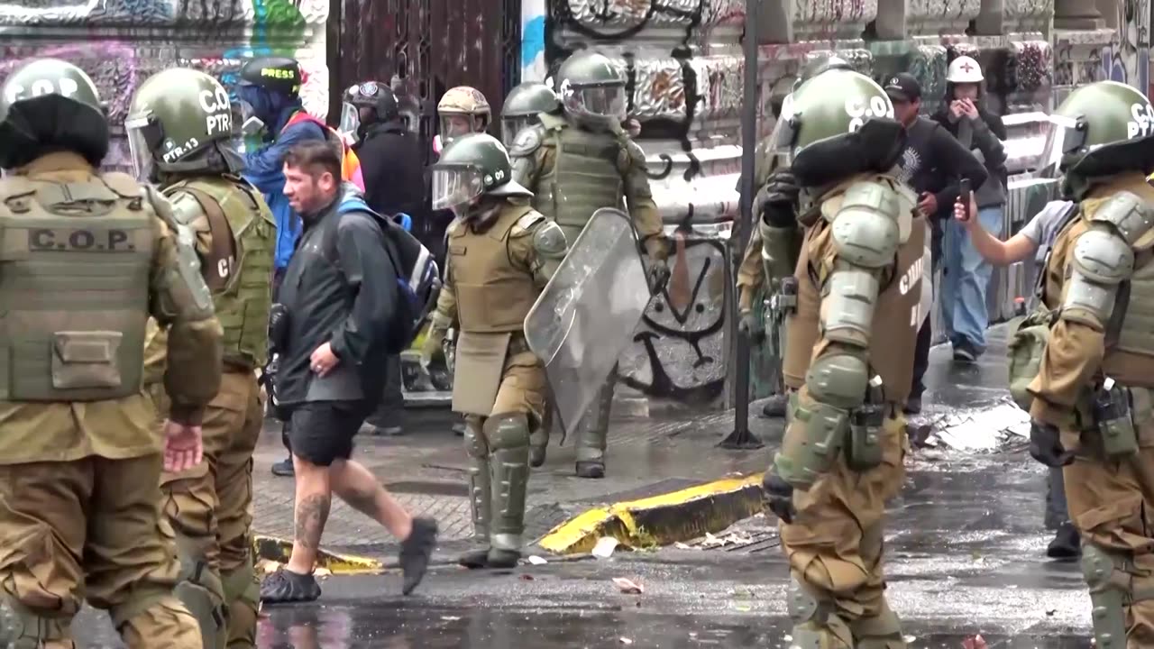 Chilean students protest over police reforms