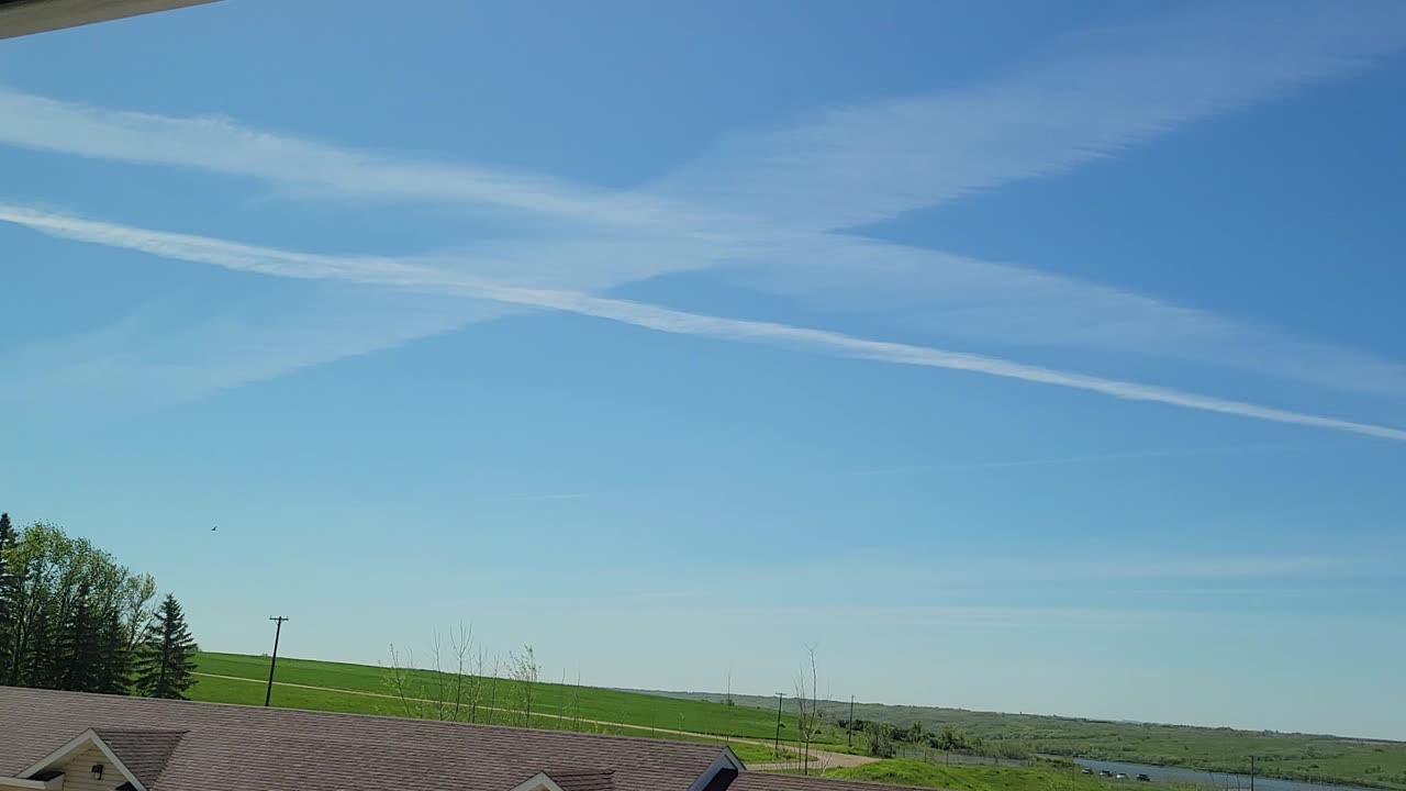 Extra Chem Trails on the Border (Cloud Seeding)