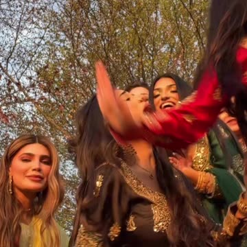 Which one is beautiful 😍❤️