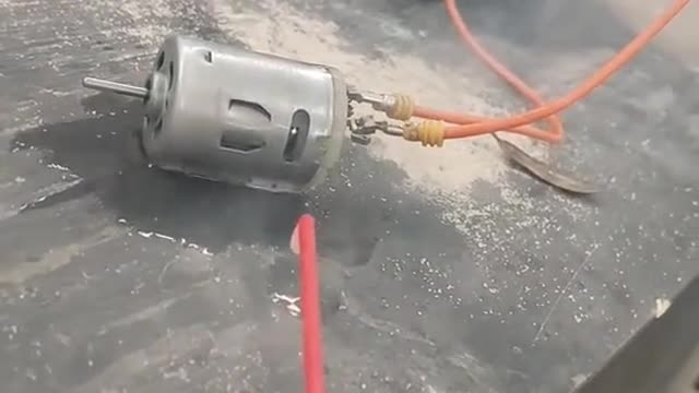 Have you been cleaned by electricity? Car repairman's life