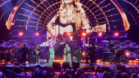 P!nk - Brandi Carlile - Dolly Parton Tribute - Coat of Many Colors - Rock n' Roll Hall of Fame 2022