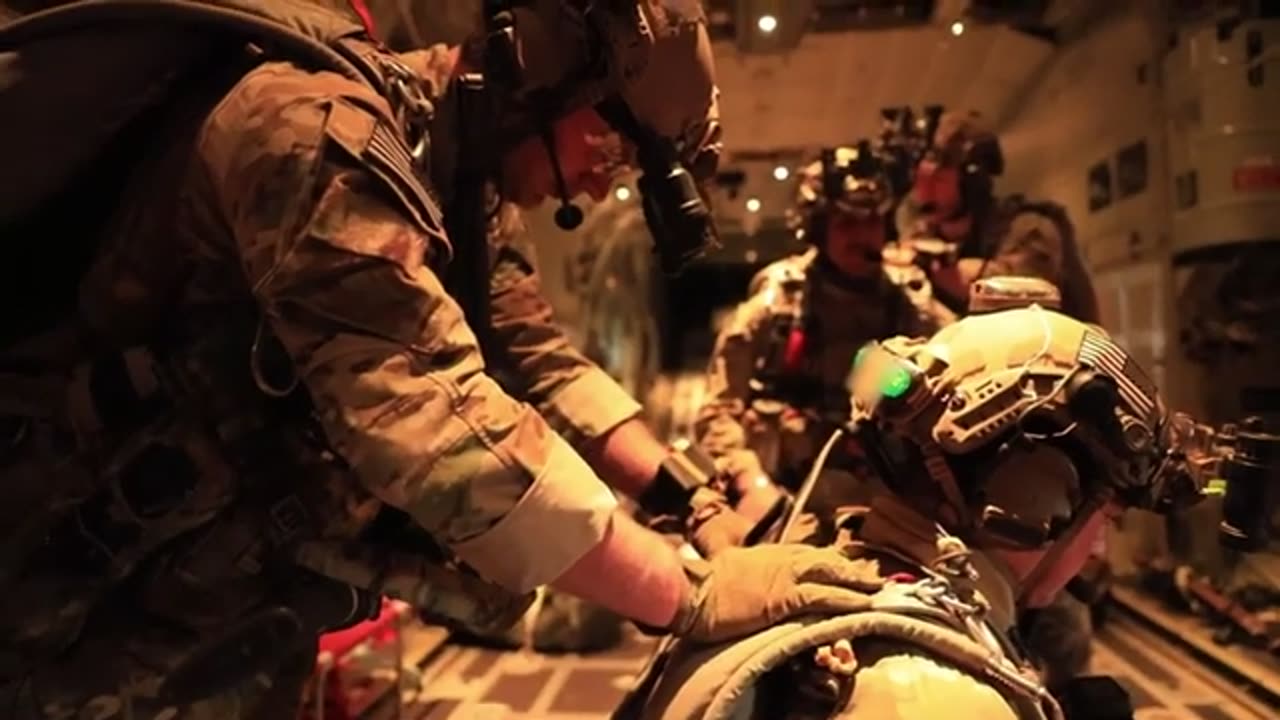 U.S. Army Special Forces Green Berets | Nighttime Combat Jump!