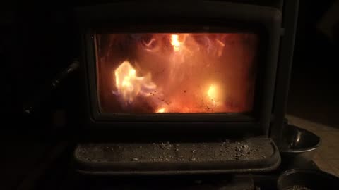 Slo-Mo Fire in a Pacific Energy Woodstove