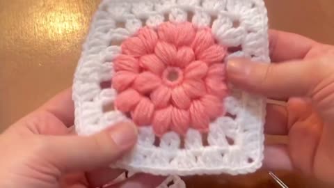 How to crochet a starburst granny saquar for beginners/step by step crochet tutorial