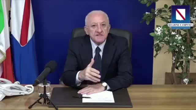 De Luca Show: "Non ascoltare nulla di quello che viene trasmesso da Roma..."