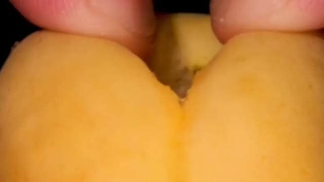 Tearing peach 🍑 under ultra microscope 🔬#asmr #satisfying