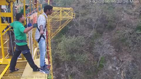 HILARIOUS FUNNY BUNGEE JUMP IN INDIA