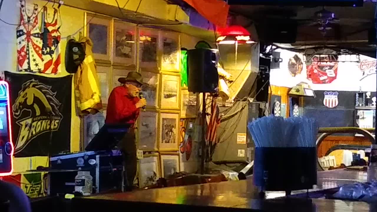 Biden Singing in New Smyrna Beach🤣