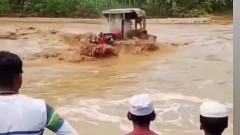 Tha heavy tractor in India