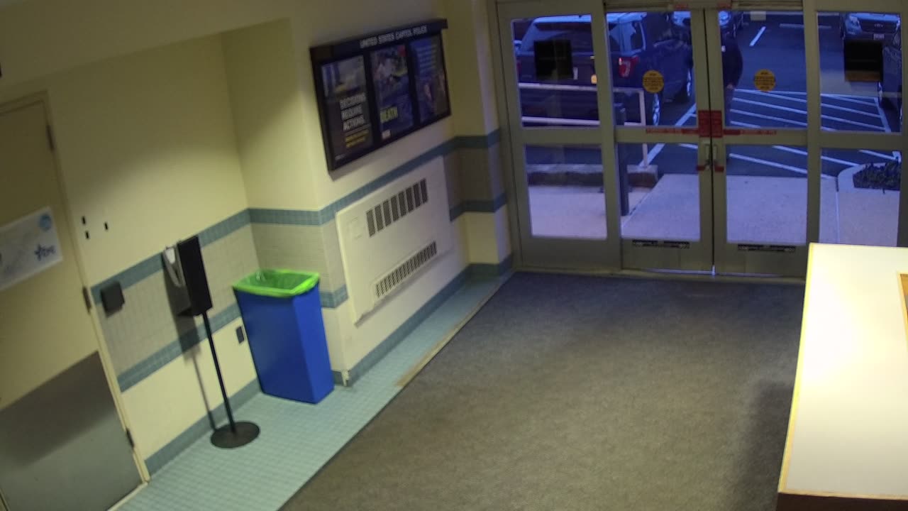 1662HQOB01WestDoor_2021-01-06_16h56min00s007ms.mp4