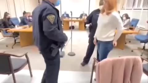 Mother is ARRESTED for not wearing a mask at her kids school meeting