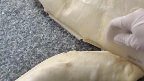 The Specific Process Of Cutting Dough