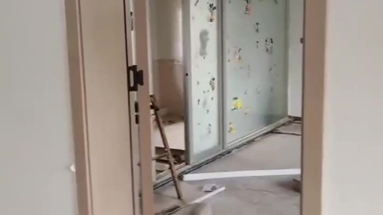 doors are often used in homes, offices, shopping malls and many other places.#good #Door #action