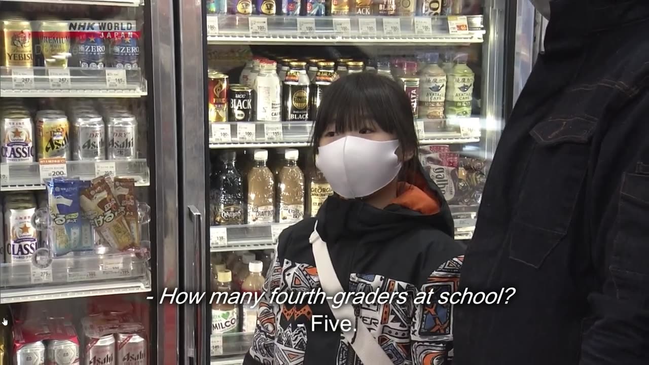 Japan Documentary: Convenience Store for Locals in Freezing Weather