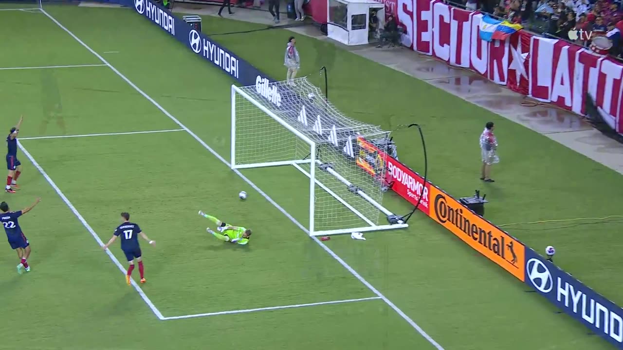 MLS LIVE Goal: X. Shaqiri vs. MTL, 33'