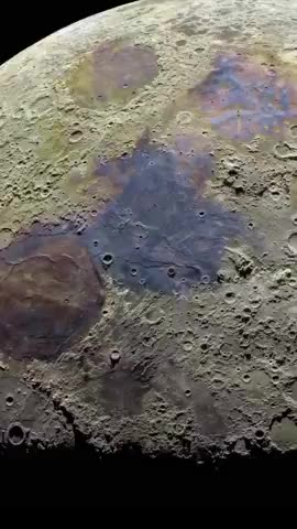 Amateur Astronomer captured a 708 gigabyte composite image of the Moon