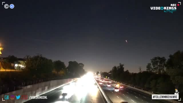 Rays of light fills the midnight sky in spectacular celestial event. ☄️