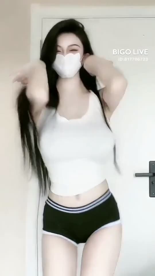 Sexy Girls Dancing In TikTok Video