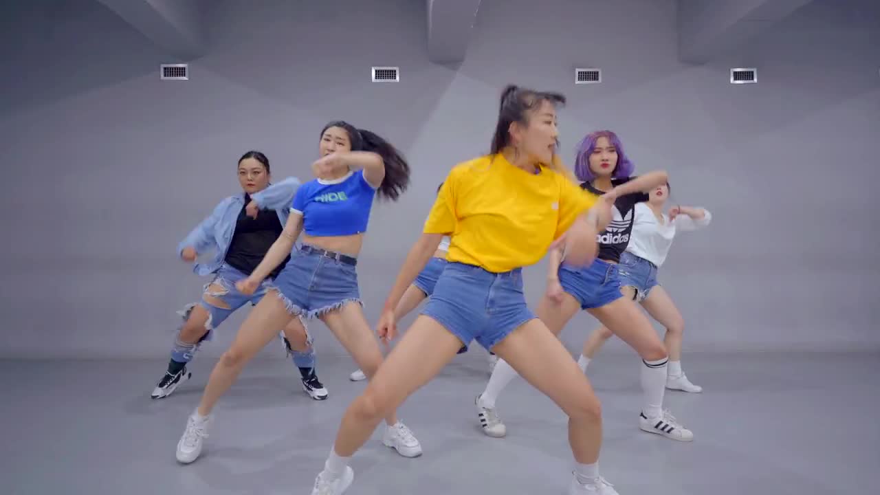 Baby Shark (Trap Remix) feat.Ylyn, Melly