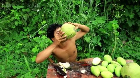 Survival in the forest - Eating mango with salt peppers delicious