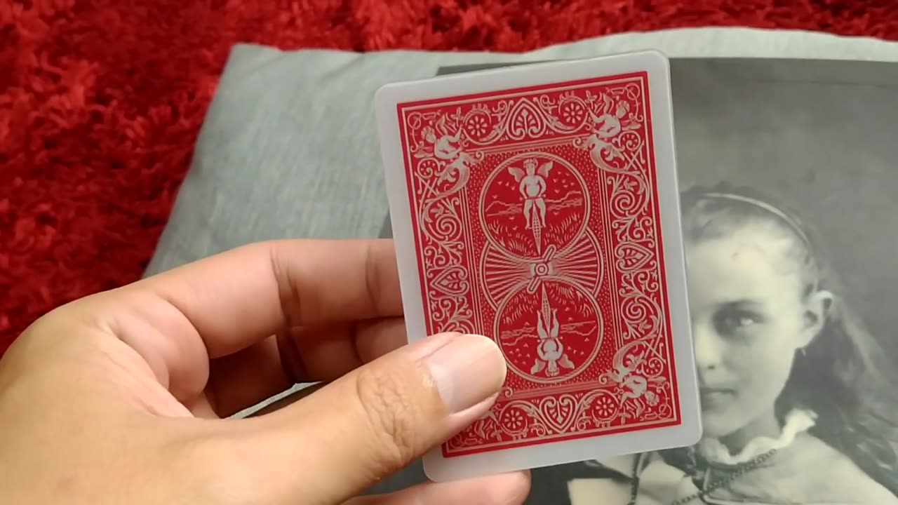 THE SECRET OF THE MOST VISUAL COLOR CHANGING CARD MAGIC IN THE WORLD