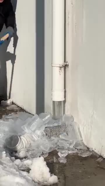 Unclogging a frozen pipe