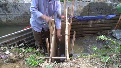 Blocking The Water Flow To Build Mini Hydroelectricity