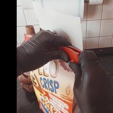 Cereal Box Hack Gone Viral: The Right Way to Close a Cereal Box for Freshness: #foodhacks