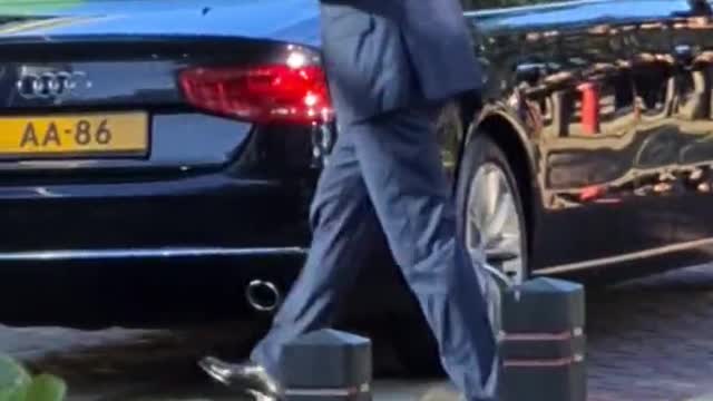 Het volk is niet zo blij meer met de koning