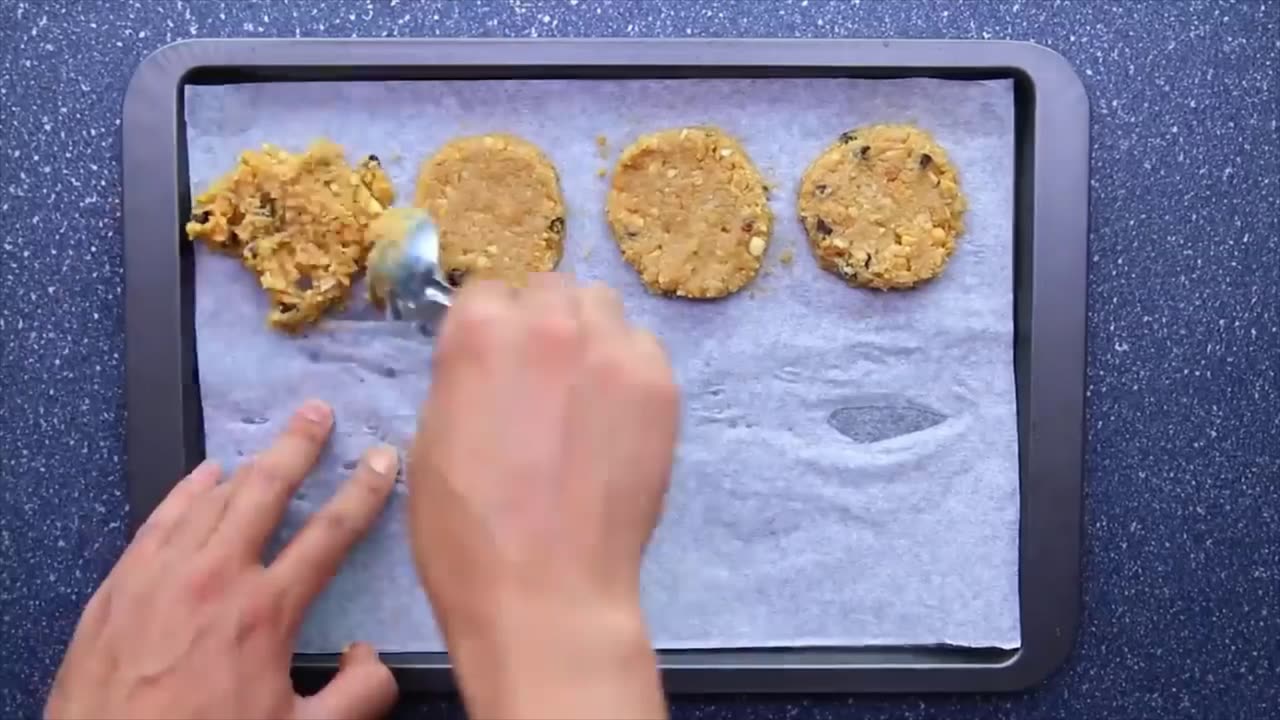 Healthy Cookies 2 Ways - Peanut Butter and Apple Oatmeal